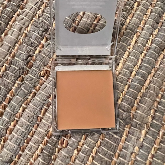 Mary Kay Crème to Powder Foundation Beige 1 - Picture 3 of 3